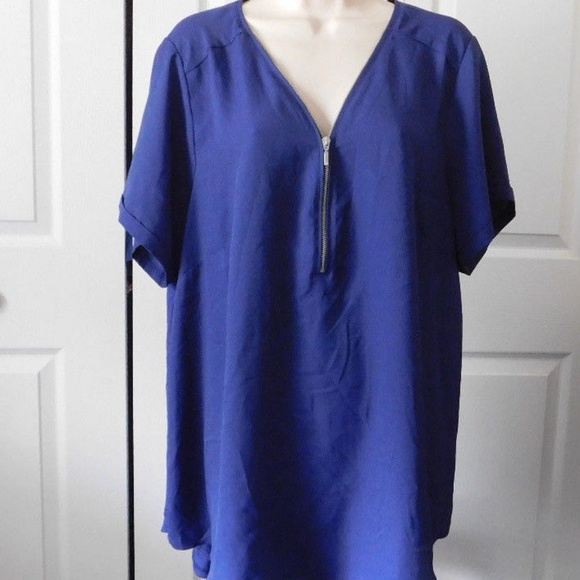 Apt. 9 Tops - NWT Apt. 9 Petite Zipper Accent Tee Top Blouse